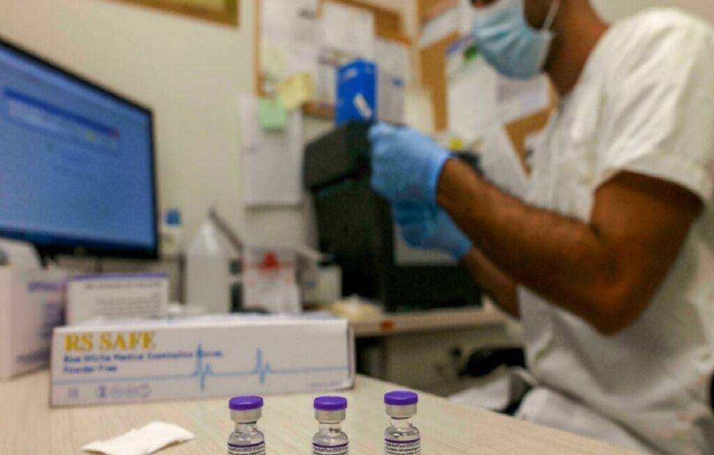سازمان جهانی بهداشت:تزریق دوز سوم واکسن کرونا تا پایان ۲۰۲۱ متوقف شود