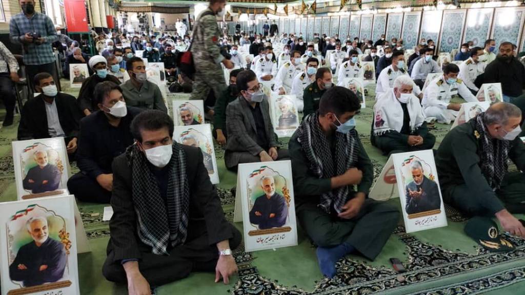 امام جمعه سیرجان: ارتباط نسل دفاع مقدس و جوانان باید تقویت شود
