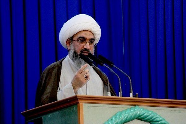 امامان جمعه: "جهاد تبیین" محور اقدام مسئولان و مردم قرار گیرد