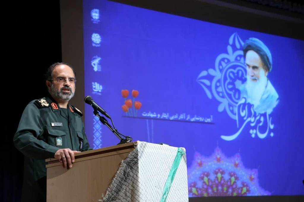 تحرکات دشمنان را در فاصله ۲ هزار کیلومتری رصد و منهد می‌کنیم