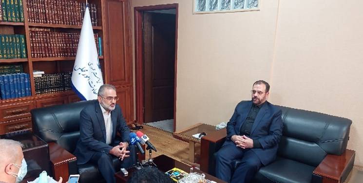 حسینی: یکی از مشکلات کشور قطع رابطه مدیران فعلی با مدیران قبلی است