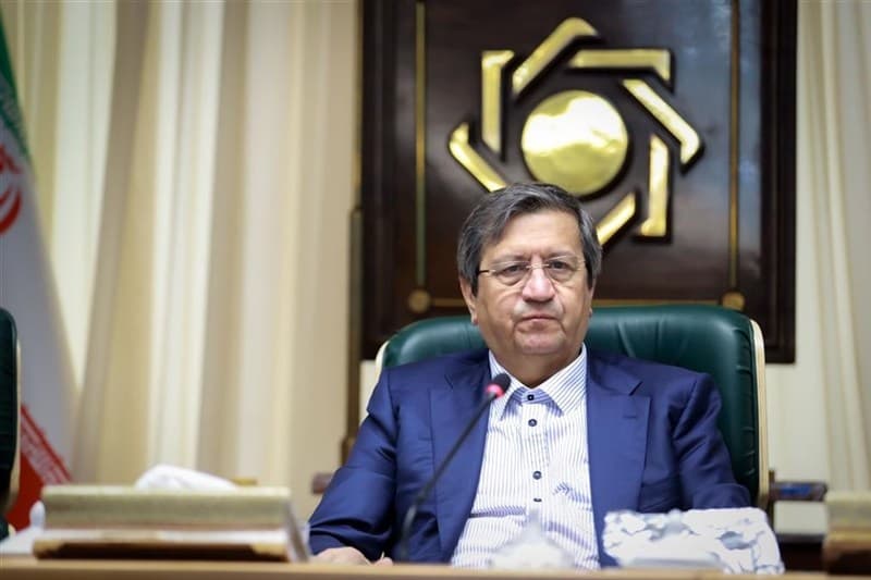 همتی: تعداد حسابهای بانکی از 650 میلیون به 300 میلیون میرسد