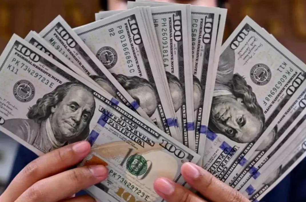 دلیل ریزش قیمت دلار در معاملات امروز ۱۶ شهریور ۱۴۰۵ / روند ریزش ادامه دارد؟